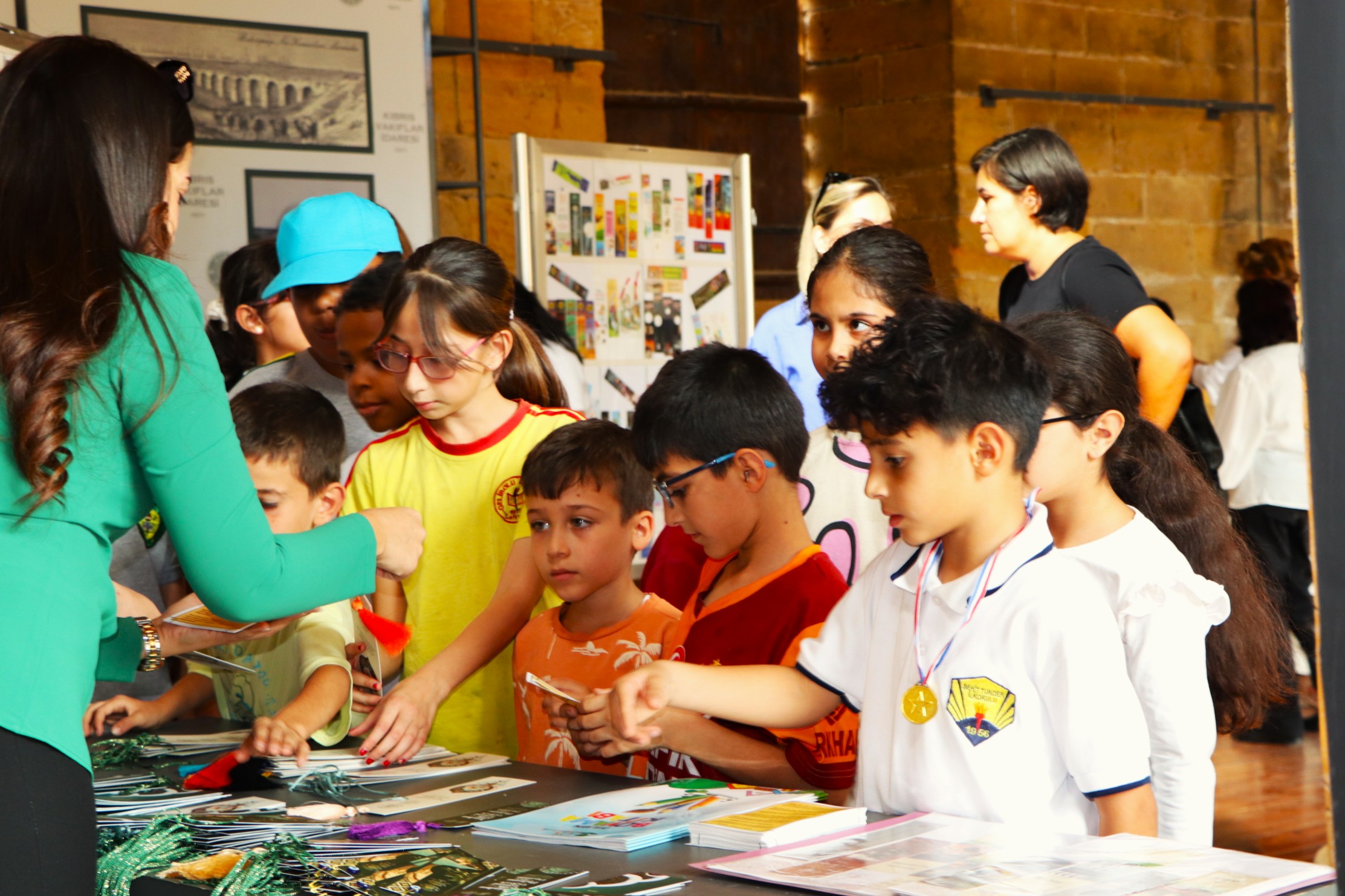 The Legacy of Nazif Bozatlı Lives On Through the “Bookmarks” Exhibition