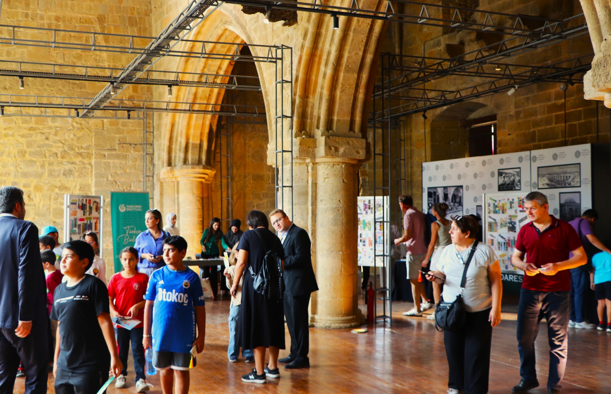 The Legacy of Nazif Bozatlı Lives On Through the “Bookmarks” Exhibition