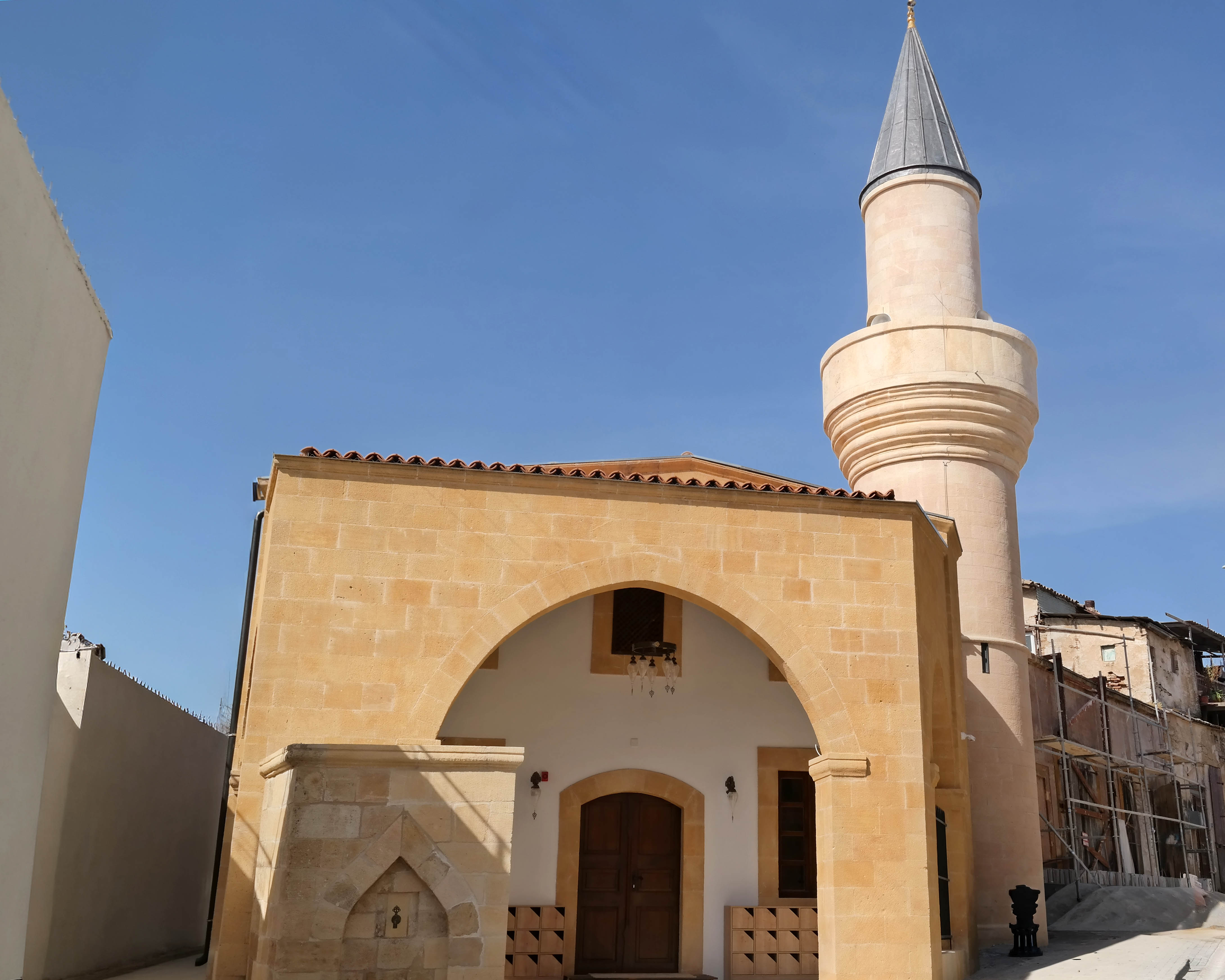 Dükkanlar Önü Mosque