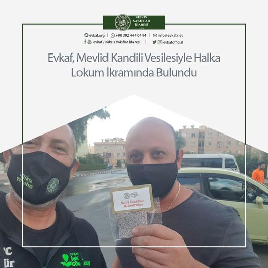 Evkaf, Mevlid Kandili Vesilesiyle Halka Lokum İkramında Bulundu.