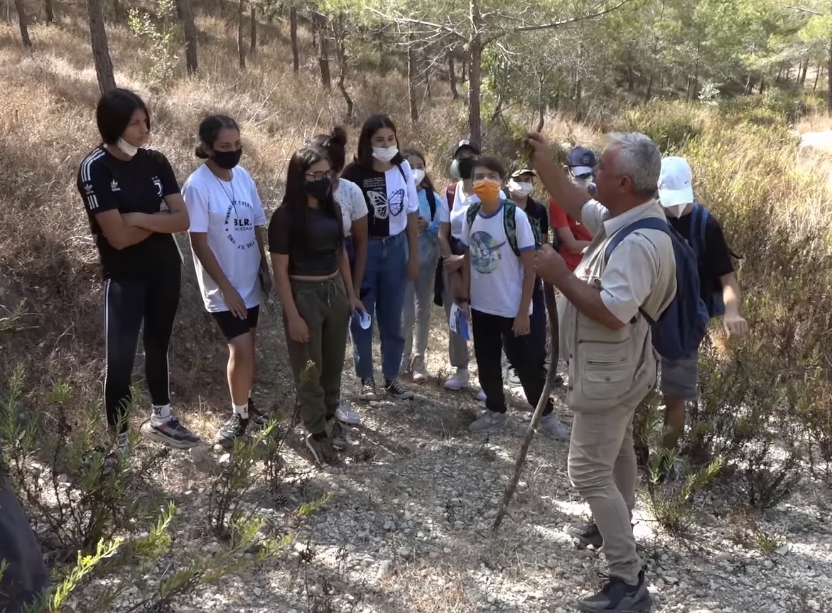Irmak ya da dere kenarında bile olsanız suyu israf etmeyiniz.