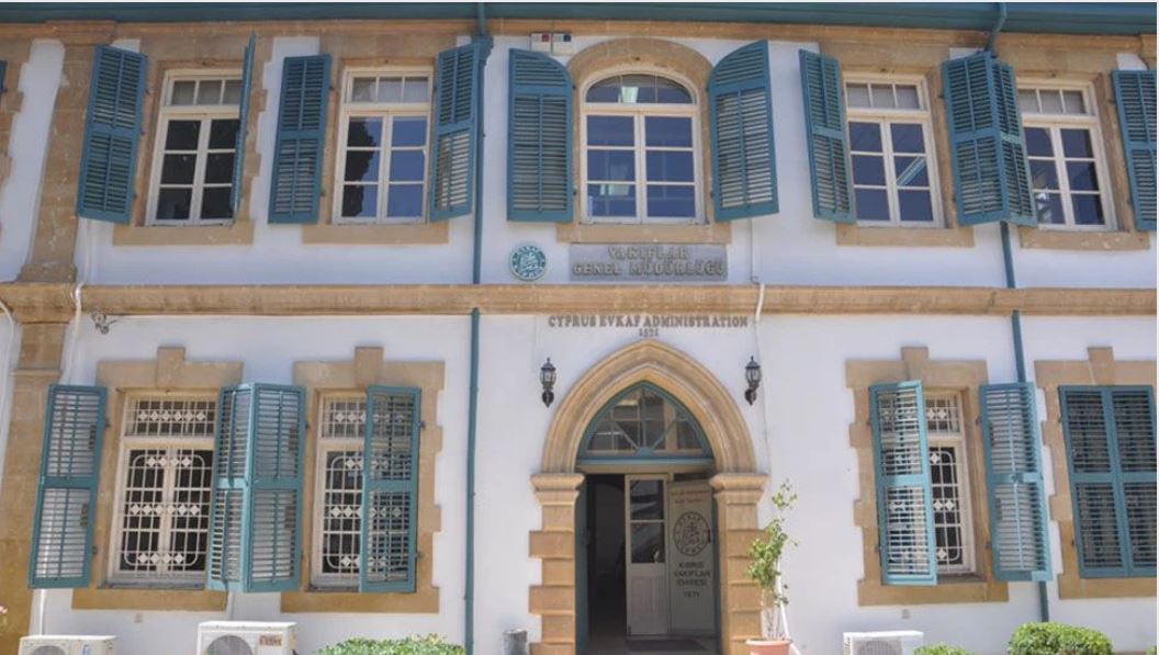 EVKAF, Lefkoşa Devlet Hastanesi’nde fedakar sağlık personeline dinlenme odası yaptırdı…
