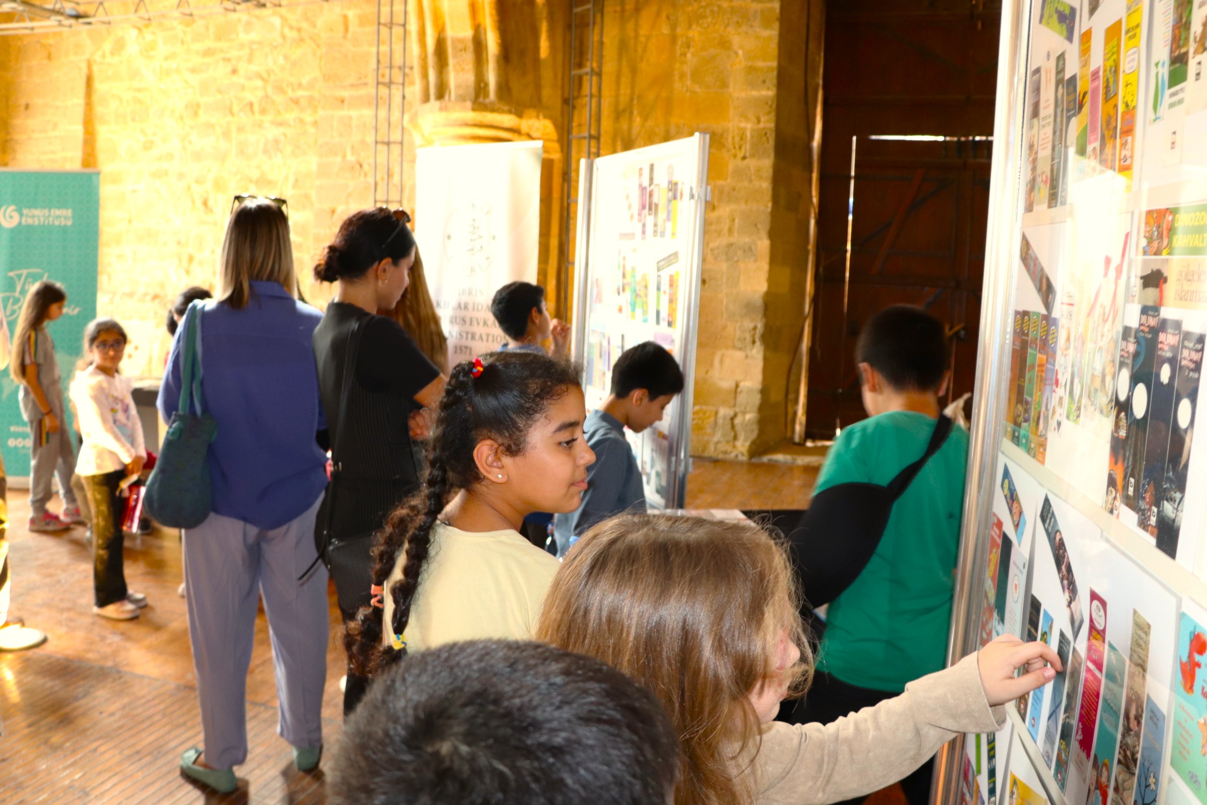 The Legacy of Nazif Bozatlı Lives On Through the “Bookmarks” Exhibition