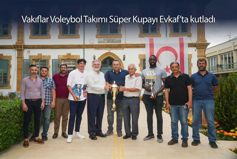 Vakıflar Voleybol Takımı Süper Kupayı Evkaf’ta kutladı