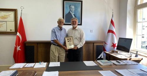 Vamık Volkan praised the Foundations
